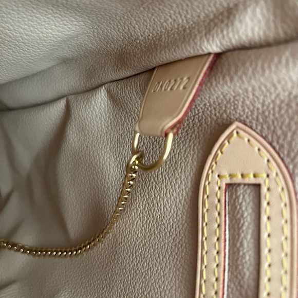 Louis Vuitton Petit Bucket Bag - Picture 2 of 8